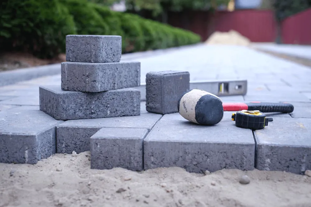 imagem artigos Como assentar paver? Dicas práticas para o procedimento